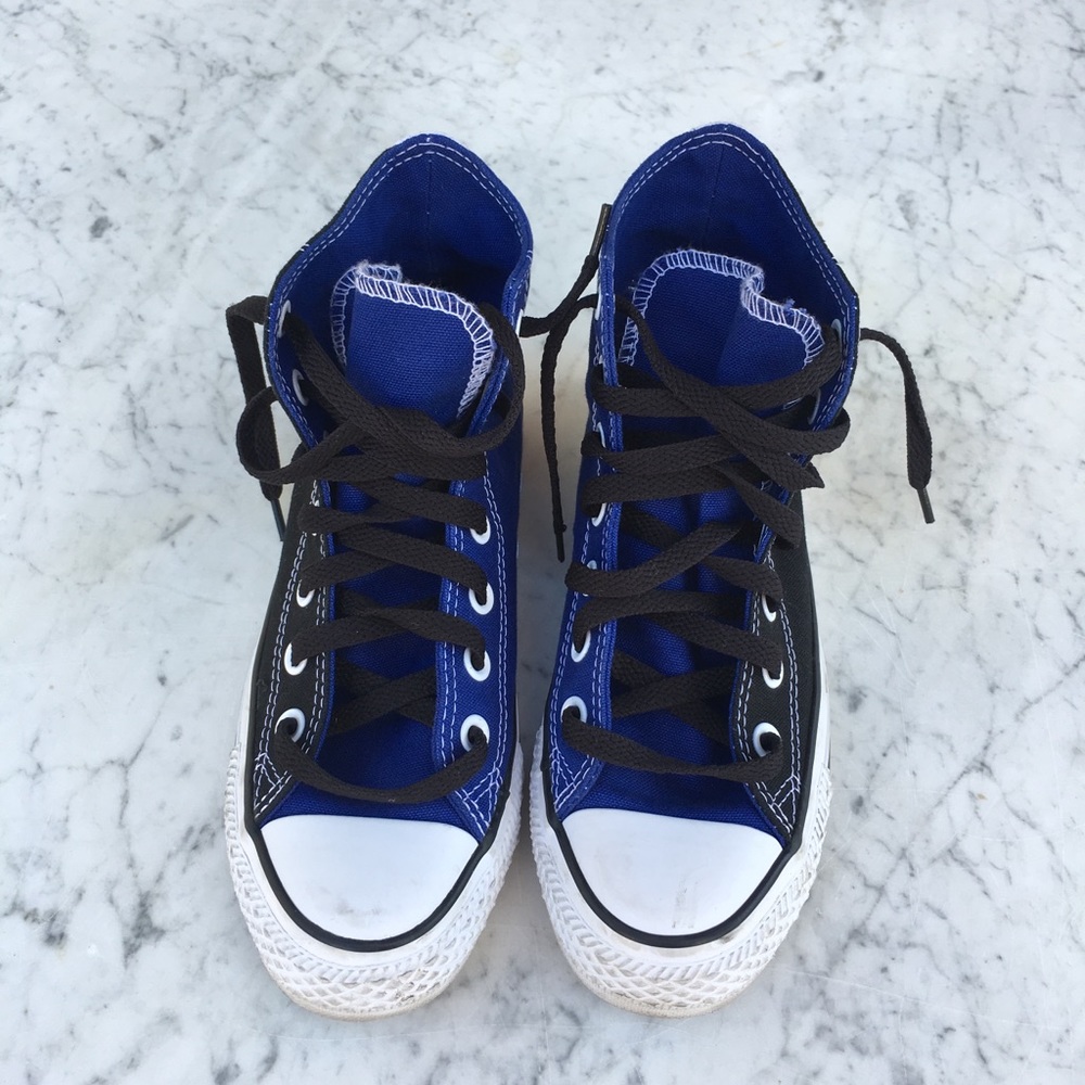 Black & Blue unisex converse